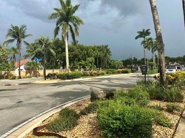 3769 Victoria Road, West Palm Beach, FL 33411