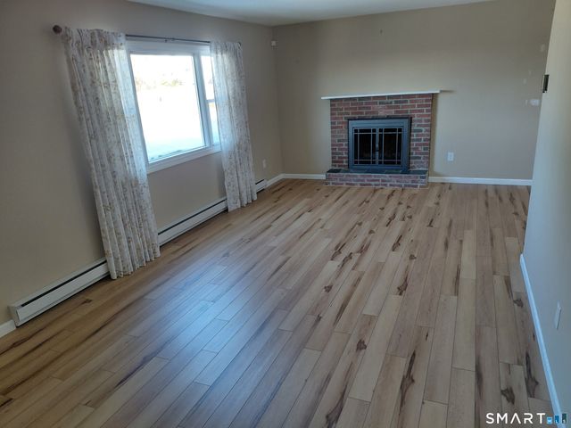 160 Meadowlark Drive, Waterbury, CT 06708