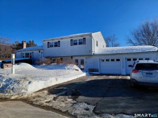 160 Meadowlark Drive, Waterbury, CT 06708