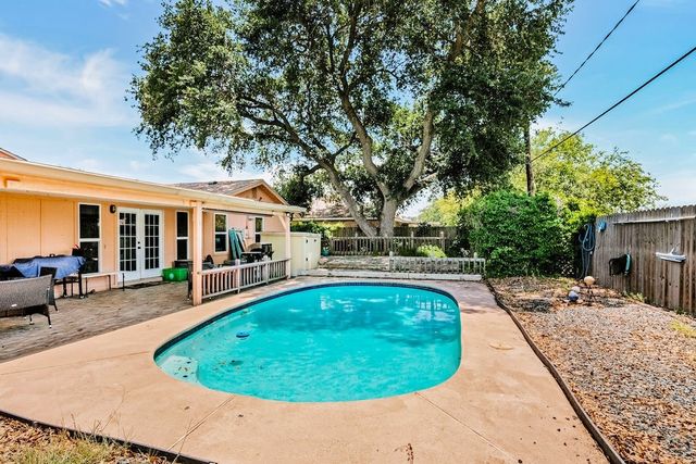 2311 Willow Dr, Portland, TX 78374