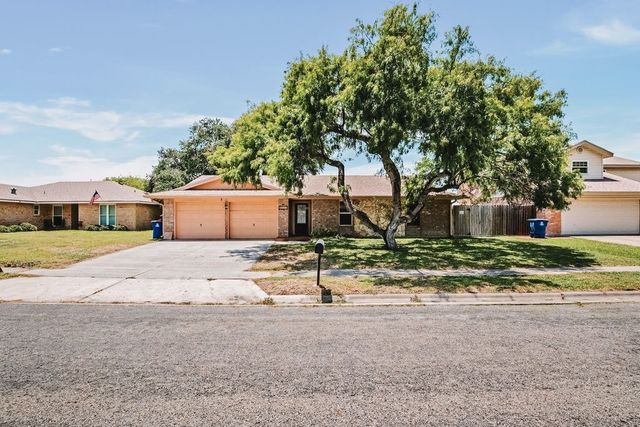 2311 Willow Dr, Portland, TX 78374