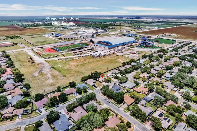 2311 Willow Dr, Portland, TX 78374