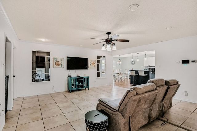2311 Willow Dr, Portland, TX 78374