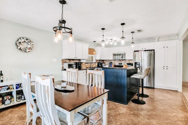2311 Willow Dr, Portland, TX 78374