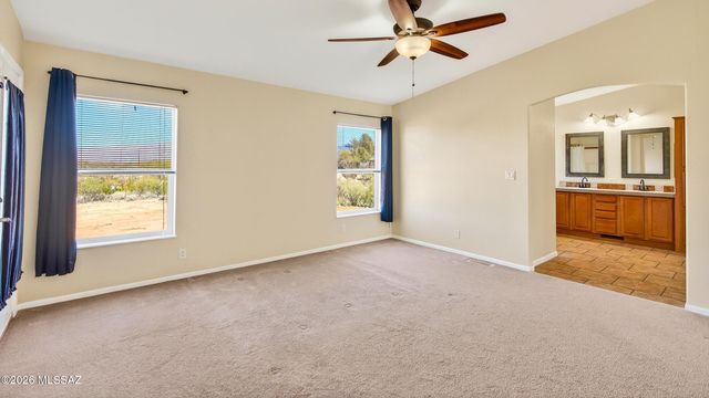 9941 S Big Thunder Drive, Vail, AZ 85641