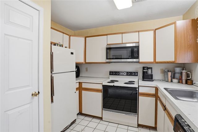 56 Governors Hill Road 566, West Warwick, RI 02893