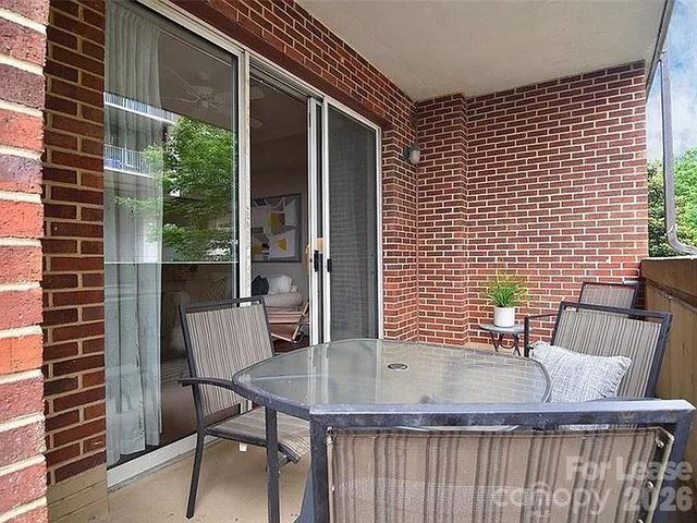 300 W 5th Street, Charlotte, NC 28202