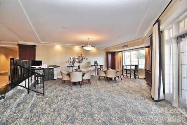 300 W 5th Street, Charlotte, NC 28202