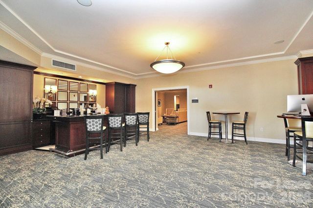 300 W 5th Street, Charlotte, NC 28202