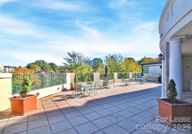 300 W 5th Street, Charlotte, NC 28202
