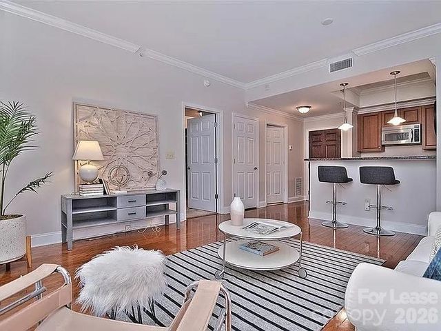 300 W 5th Street, Charlotte, NC 28202