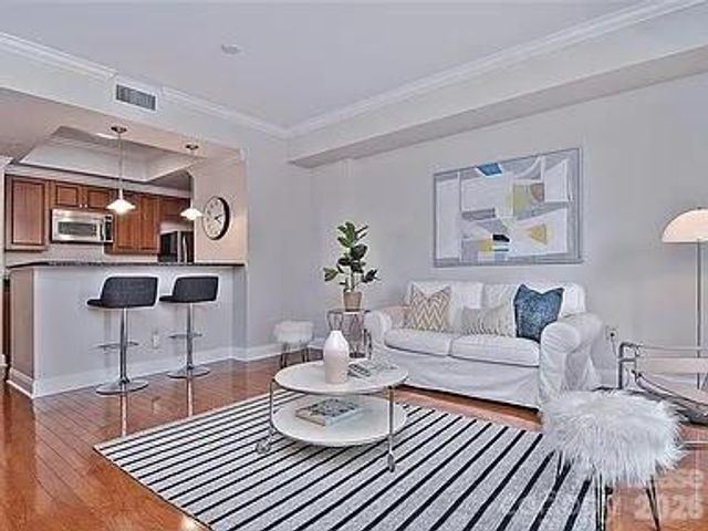300 W 5th Street, Charlotte, NC 28202