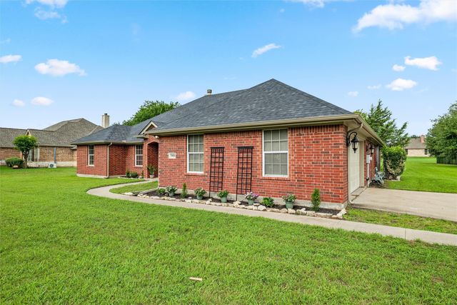 5008 Running Brook Drive, Joshua, TX 76058