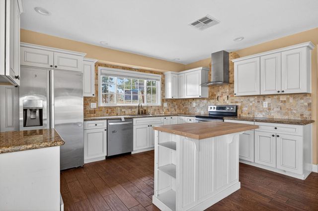 58476 Joshua Lane, Yucca Valley, CA 92284