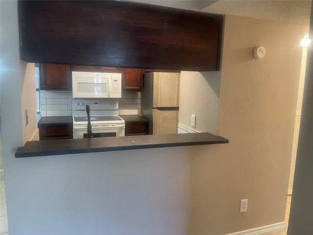 17331 Red Oak Drive 48, Houston, TX 77090