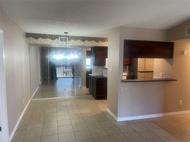 17331 Red Oak Drive 48, Houston, TX 77090