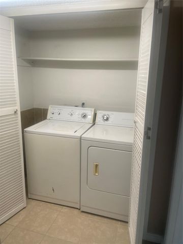 17331 Red Oak Drive 48, Houston, TX 77090
