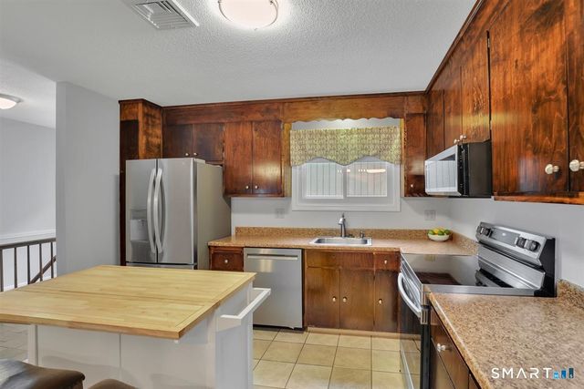 506 Summer Hill Drive 506, South Windsor, CT 06074