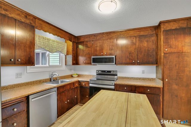 506 Summer Hill Drive 506, South Windsor, CT 06074