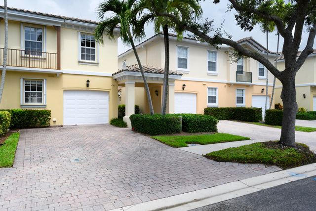 435 Capistrano Drive, Palm Beach Gardens, FL 33410
