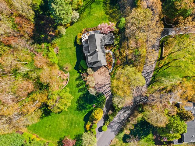 21 Hemlock Hills, Chappaqua, NY 10514