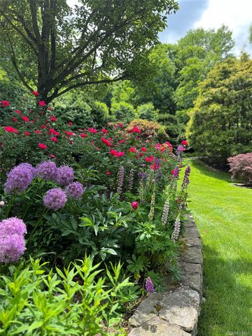 21 Hemlock Hills, Chappaqua, NY 10514
