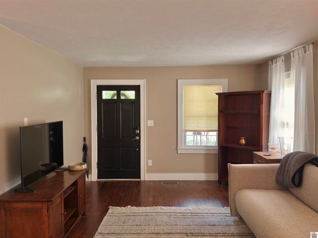 710 E College Street, Mayfield, KY 42066
