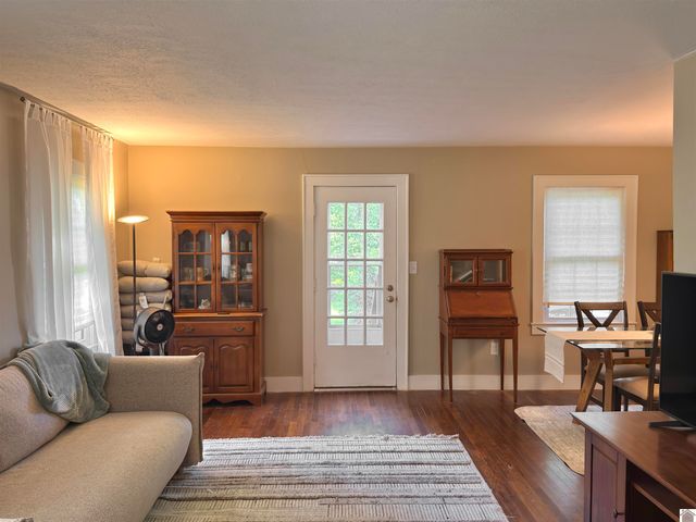 710 E College Street, Mayfield, KY 42066