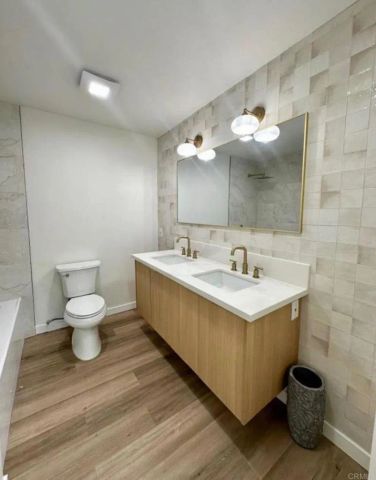 5725 Linda Vista Road, San Diego, CA 92110