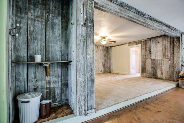 405 W James Avenue, Mertzon, TX 76941