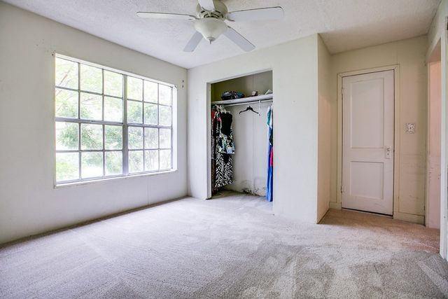 405 W James Avenue, Mertzon, TX 76941