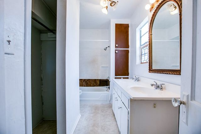 405 W James Avenue, Mertzon, TX 76941