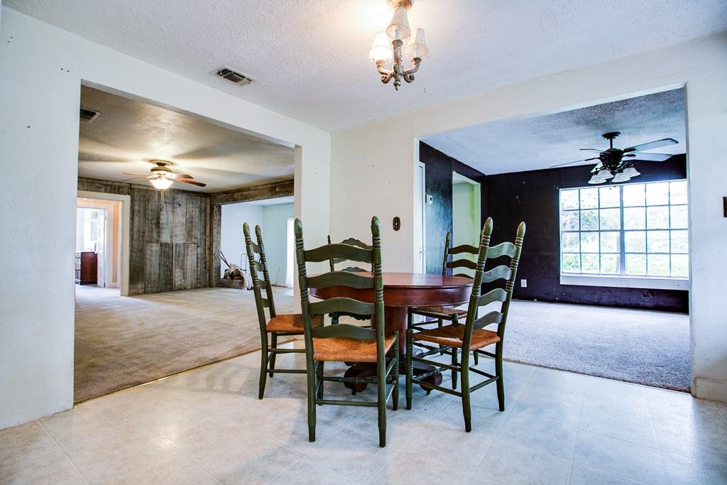 Image 13 of property listing at 405 W James Avenue, Mertzon, TX 76941