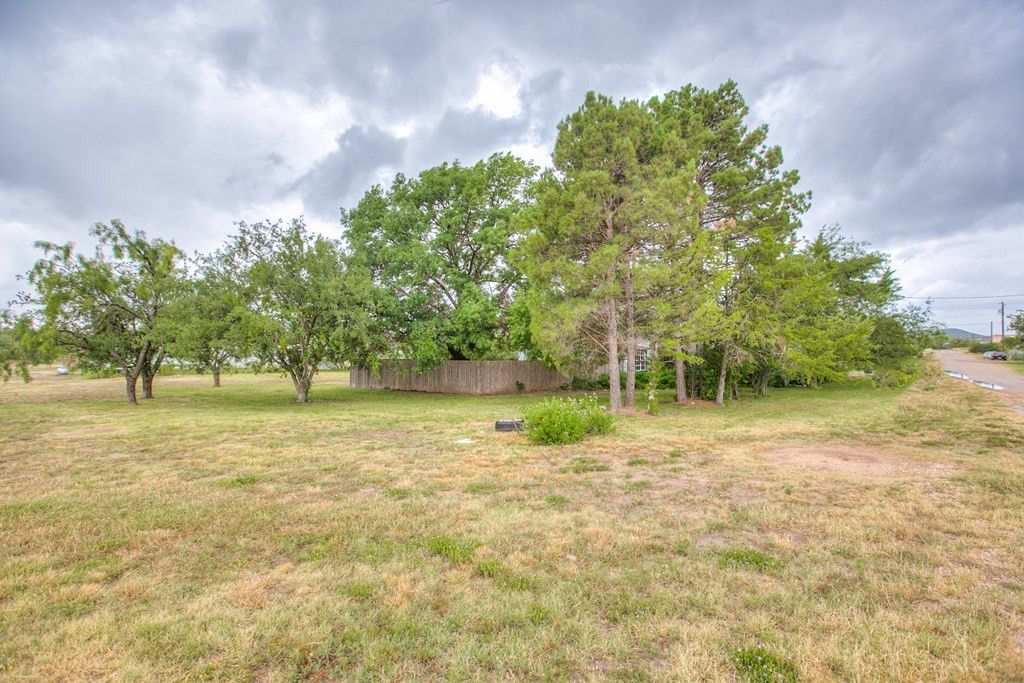 Image 2 of property listing at 405 W James Avenue, Mertzon, TX 76941