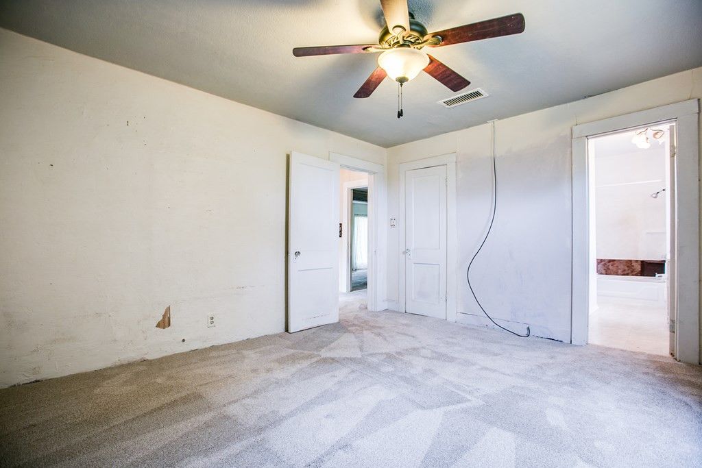 Image 26 of property listing at 405 W James Avenue, Mertzon, TX 76941