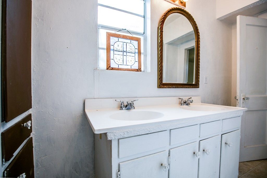 Image 29 of property listing at 405 W James Avenue, Mertzon, TX 76941