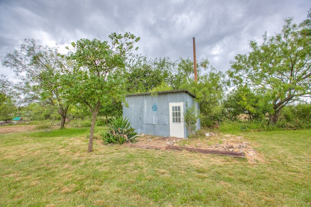 Image 32 of property listing at 405 W James Avenue, Mertzon, TX 76941