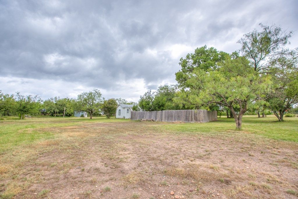 Image 34 of property listing at 405 W James Avenue, Mertzon, TX 76941