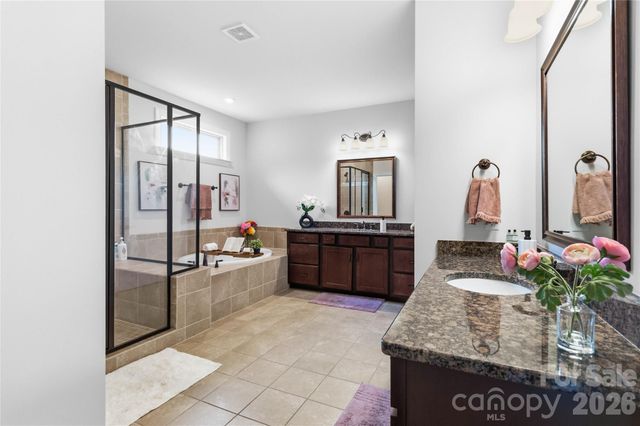 11422 Glanmire Drive, Matthews, NC 28105