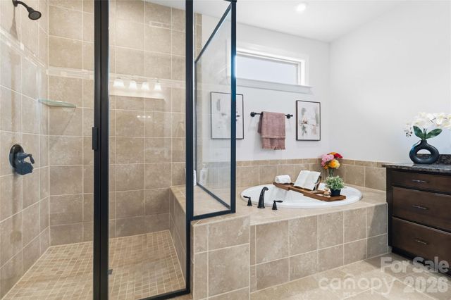 11422 Glanmire Drive, Matthews, NC 28105