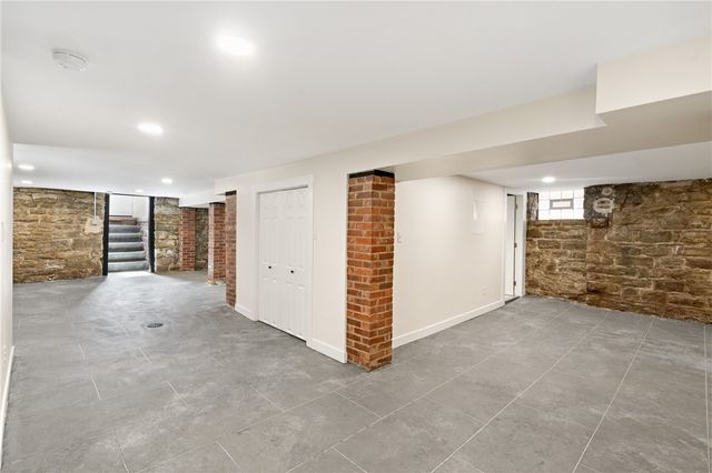 5522 Jackson St, Highland Park, PA 15206