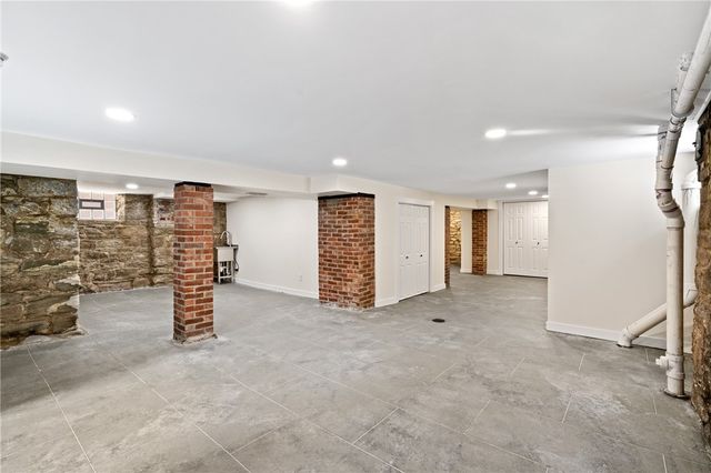 5522 Jackson St, Highland Park, PA 15206