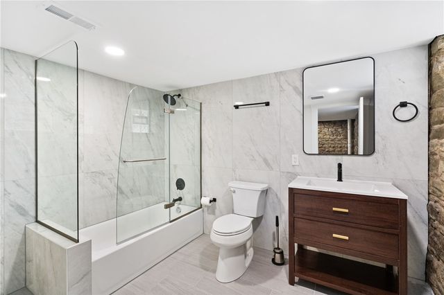 5522 Jackson St, Highland Park, PA 15206