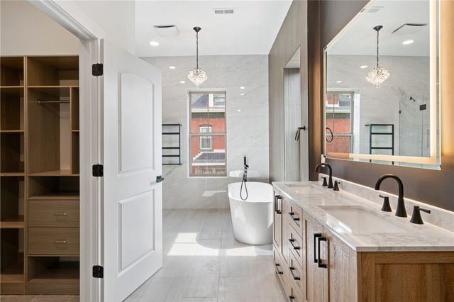 5522 Jackson St, Highland Park, PA 15206