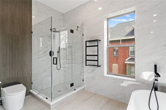5522 Jackson St, Highland Park, PA 15206