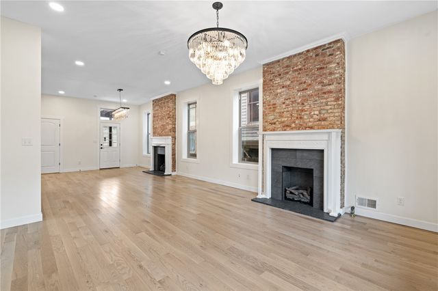 5522 Jackson St, Highland Park, PA 15206