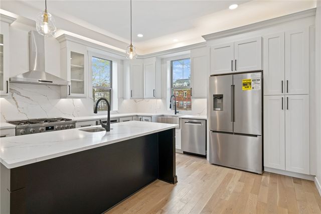 5522 Jackson St, Highland Park, PA 15206