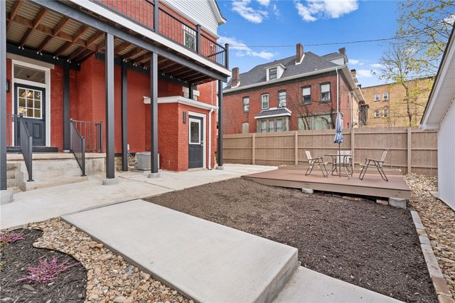 5522 Jackson St, Highland Park, PA 15206