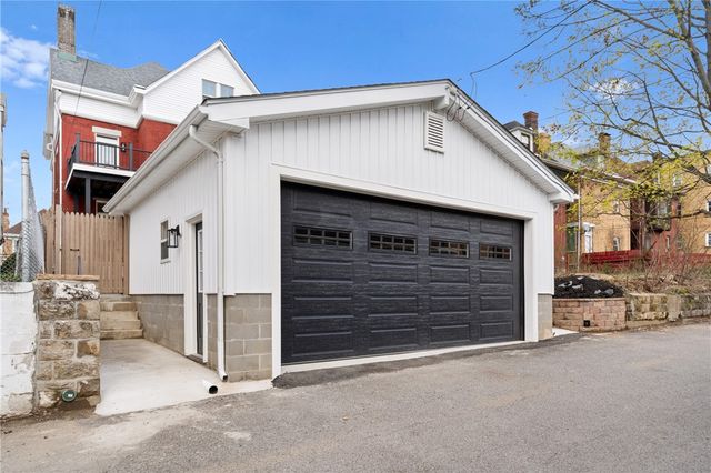 5522 Jackson St, Highland Park, PA 15206