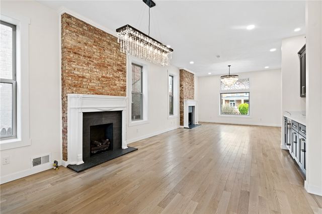 5522 Jackson St, Highland Park, PA 15206